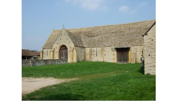 Middle Littleton Tithe Barn